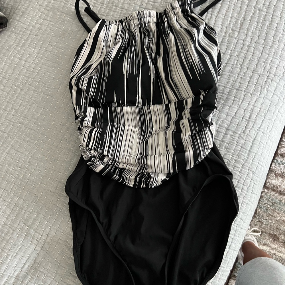 Croft & Barrow Black and White Swimsuit